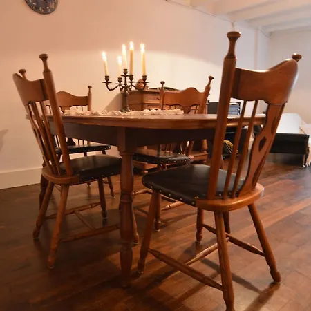 펜션 Spacious Near The Forest Barricourt