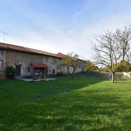 Сasa de vacaciones Spacious Near The Forest