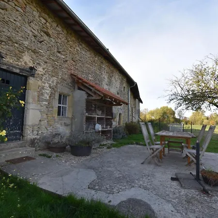 Spacious Near The Forest