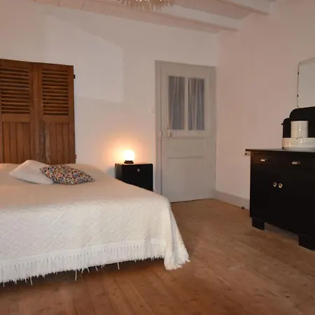 Сasa de vacaciones Spacious Near The Forest *